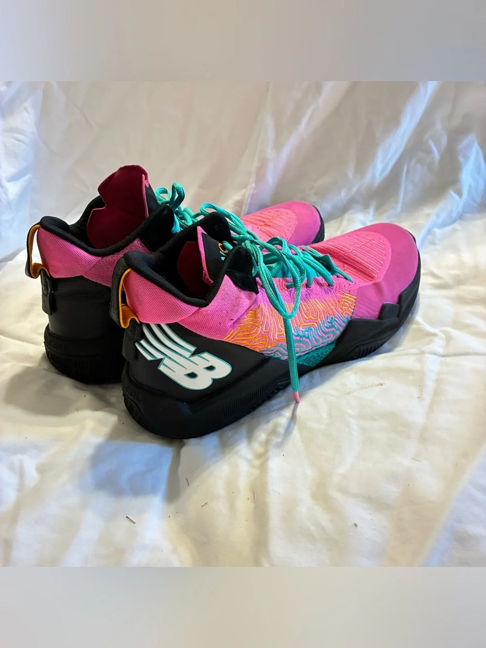 NICE PAIR OF NEW BALANCE TWO WXY MY CITY PACK 